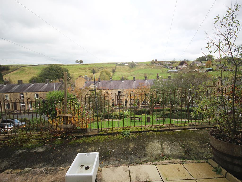 2 bedroom terraced house To Let in Trawden, Colne - IMG_5213.jpg